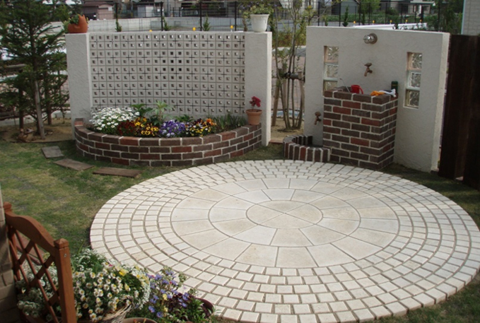 オープンからセミクローズのお庭へ